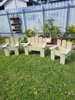 Planter's Mini Couch And Chairs