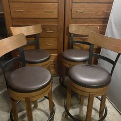 Set of 4 swivel bar stools