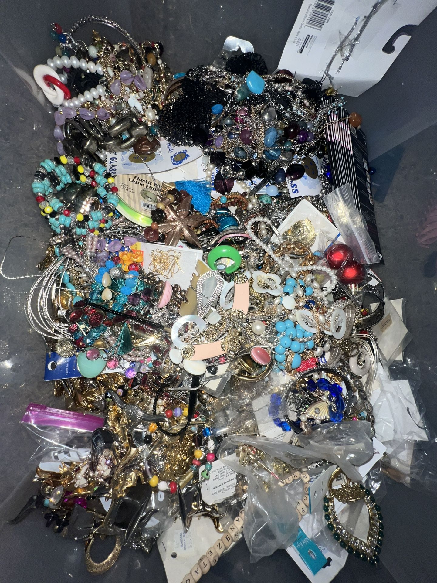VINTAGE/COSTUME JEWELRY approximately 40 LBS