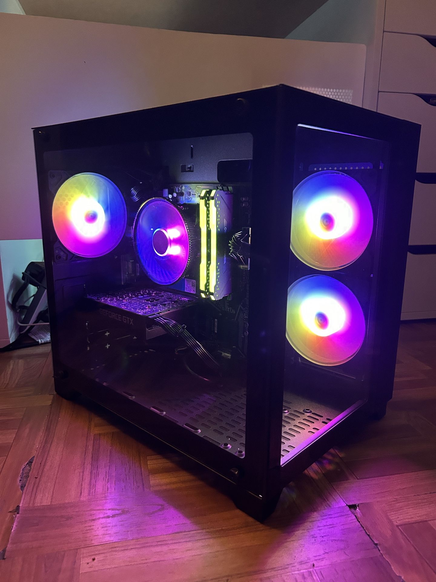 AMD Ryzen 5 3600, 16GB DDR4, GTX 1660 SUPER 6GB, 256GB NVMe, RGB GAMING PC