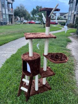 Cat Tree with Scratching Posts for Sale! 🐱