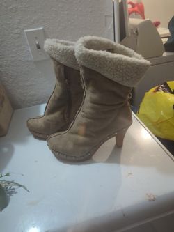 Boots- Women's Suede Tan And Faux Fur 