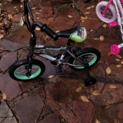 BOYS HUFFY ROCK IT BMX BIKE