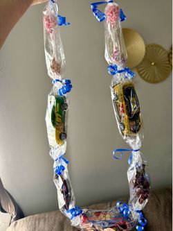 Tk graduation leis