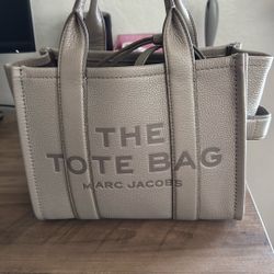 Marc Jacobs The Tote Bag
