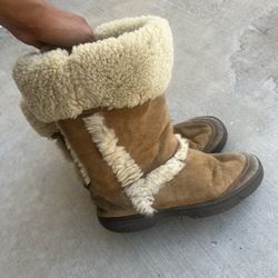 UGG Boots Women’s 9