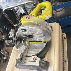 Ryobi Mutter Saw