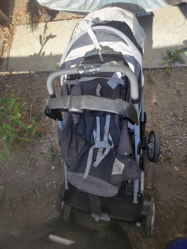 FREE DOUBLE STROLLER