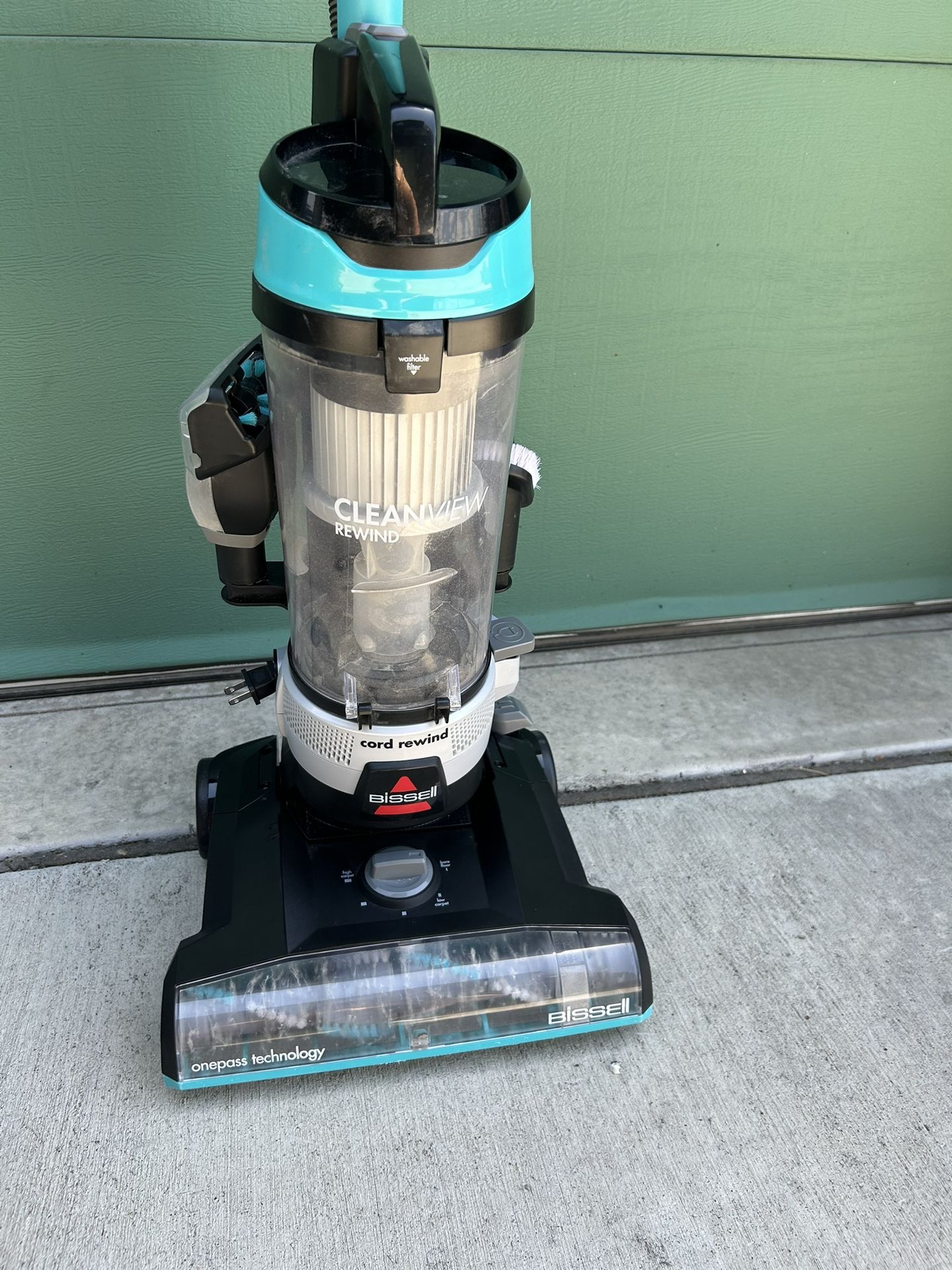 Bissell CleanView Compact Turbo Upright Vacuum with Quick Release Wand, Full Size Power