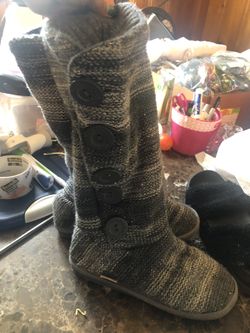 Boots size 6