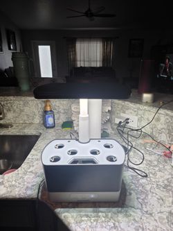 Aerogarden harvest indoor hydroponic plant and herb grower