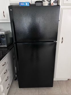 GE Refrigerator