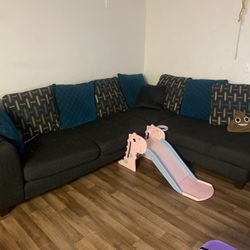 L Shape Couch ( Pick Up Only) Great Used Condition!