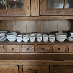 Pfaltzgraff snow village christmas plates