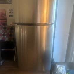 Fridge/Freezer Combo. LG $550
