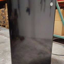 General Electric Mini Fridge 