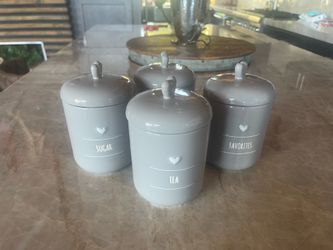Kitchen containers