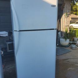 Frigidaire Refrigerator 