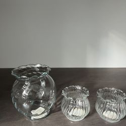 Pretty candle Holder & Vase - 3$
