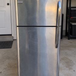 Fridge Frigidaire 30 Inch With Ice Maker . Price Including Deliver Y