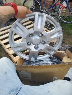 16's hubcap