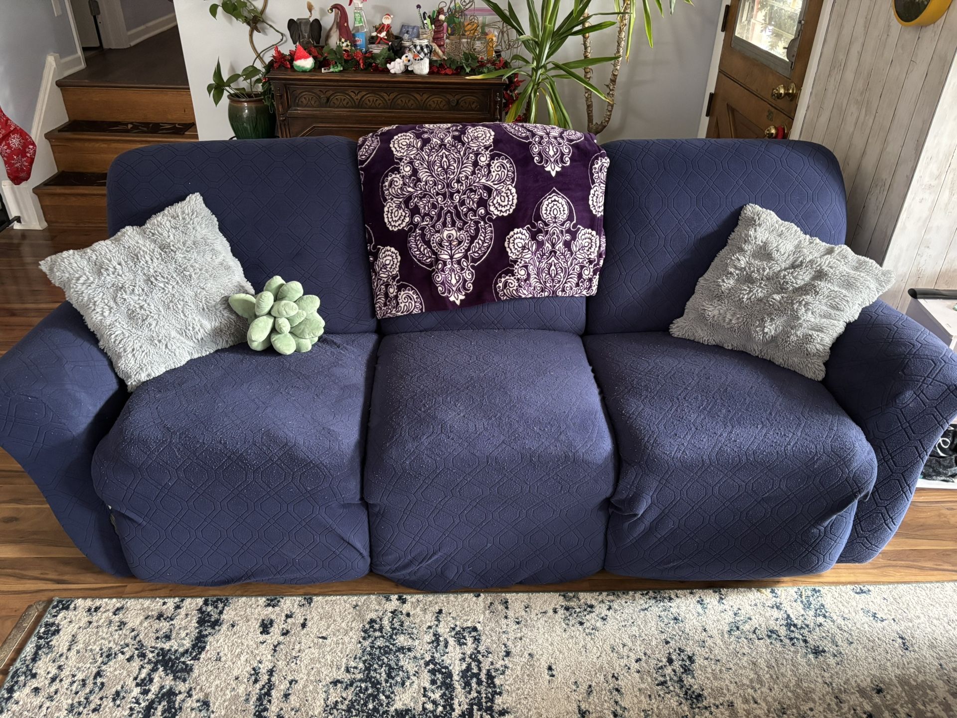 Free Recliner Sofa & Loveseat