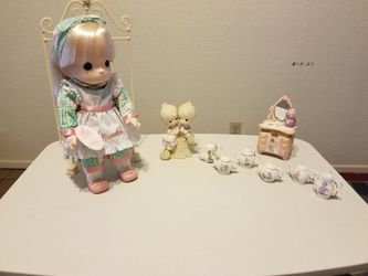 Precious moments set