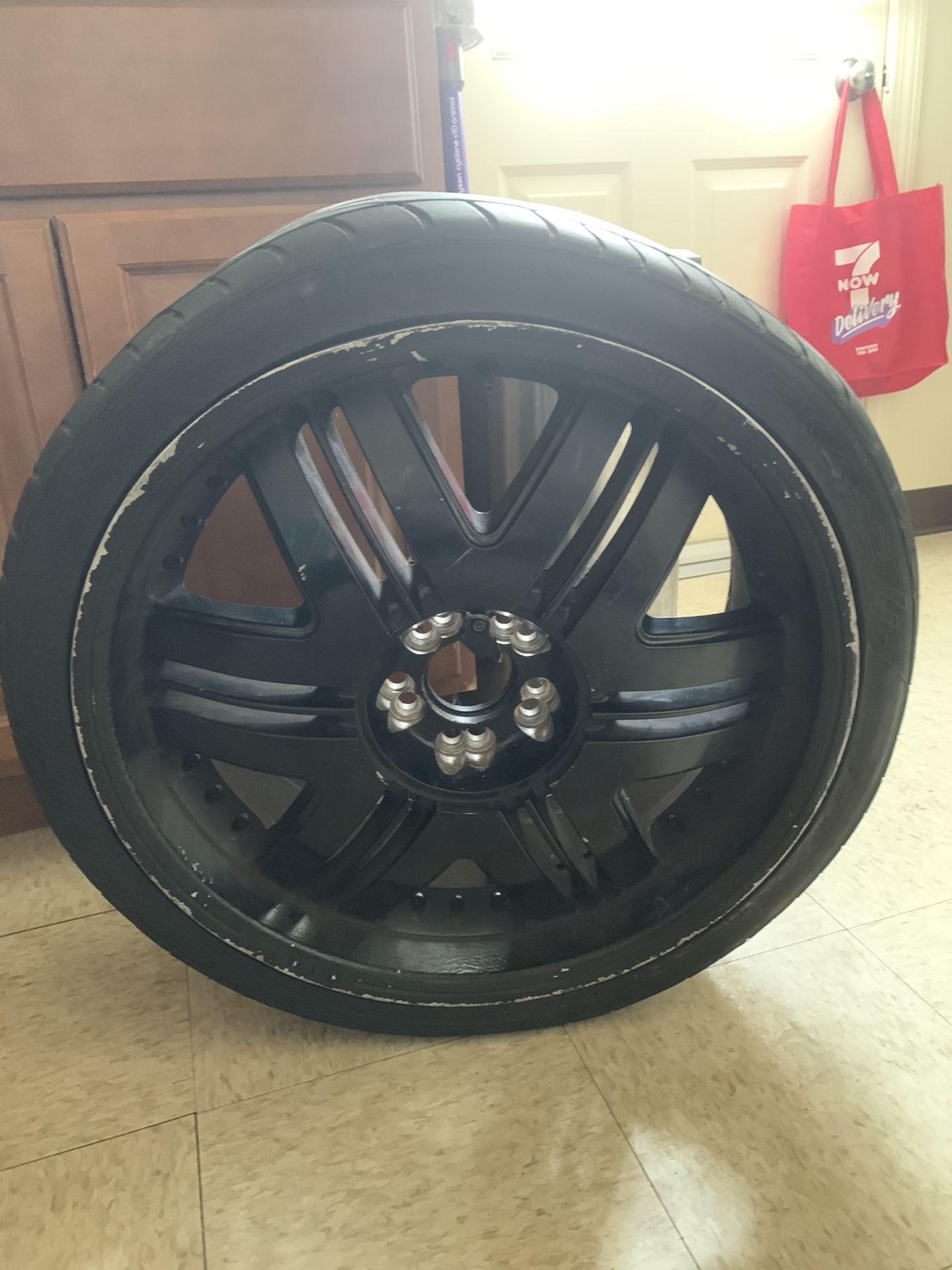 20 inch Rims, chrome part painted black but you can sand it away. Last pic is how it originally looks