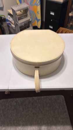 Vintage luggage or hat box
