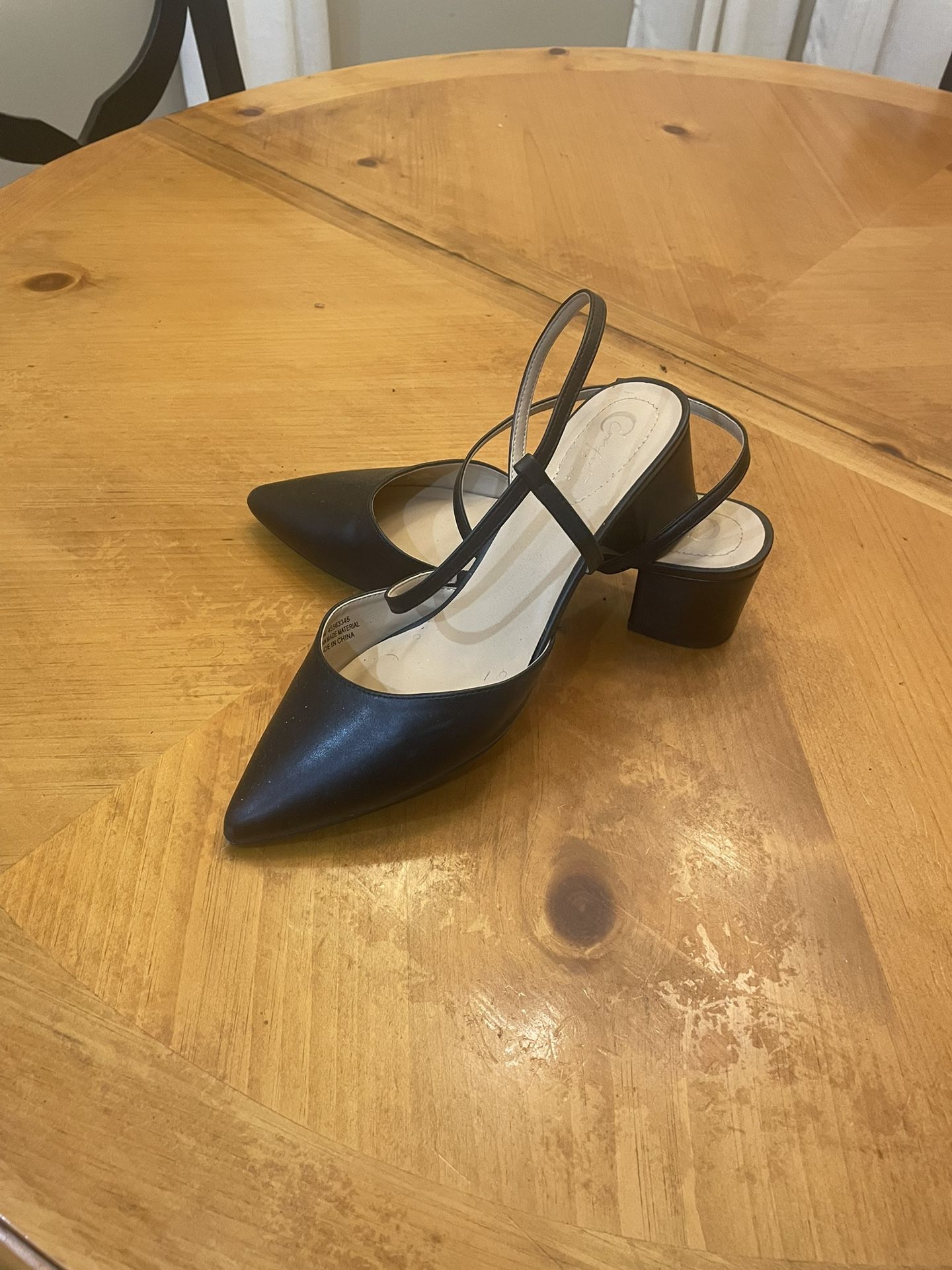 Casual-Dressy Block Heel Shoes