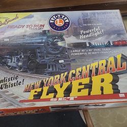 Lionel New York Central Flyer O‑Gauge Train Set 6‑31940 – With RailSounds, Smoke & FasTrack!