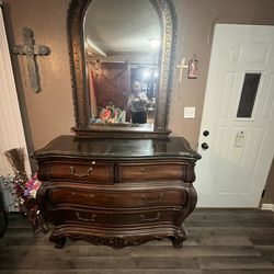A Real Wooden Vanity, With Large Mírror 