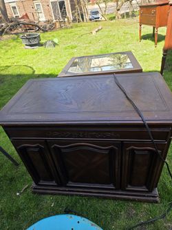 Record Player + Radio Table