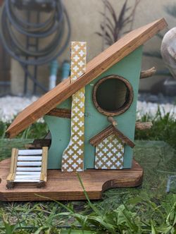 Modern Cabin Bird House