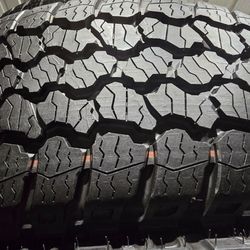 4 NEW GOODYEAR TIRES 265-70R18