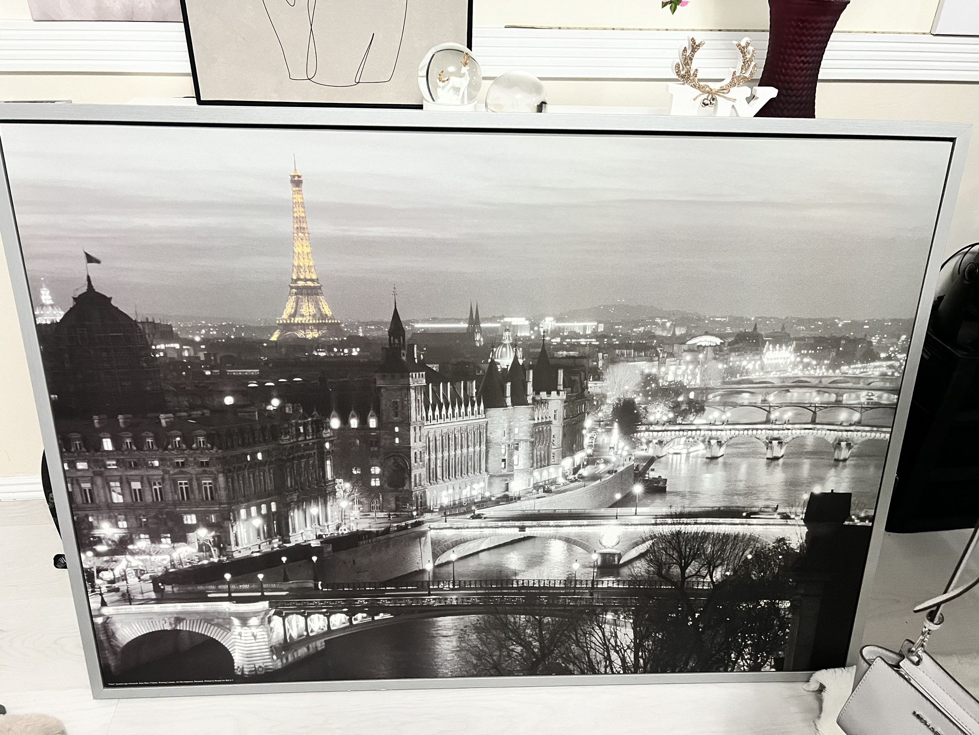 Paris frame