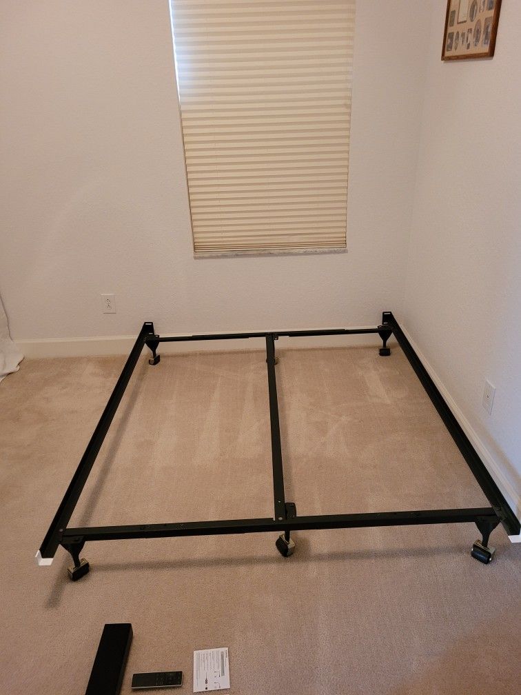 Sturdy Metal Full Or Queen Bed Frame On Wheels.