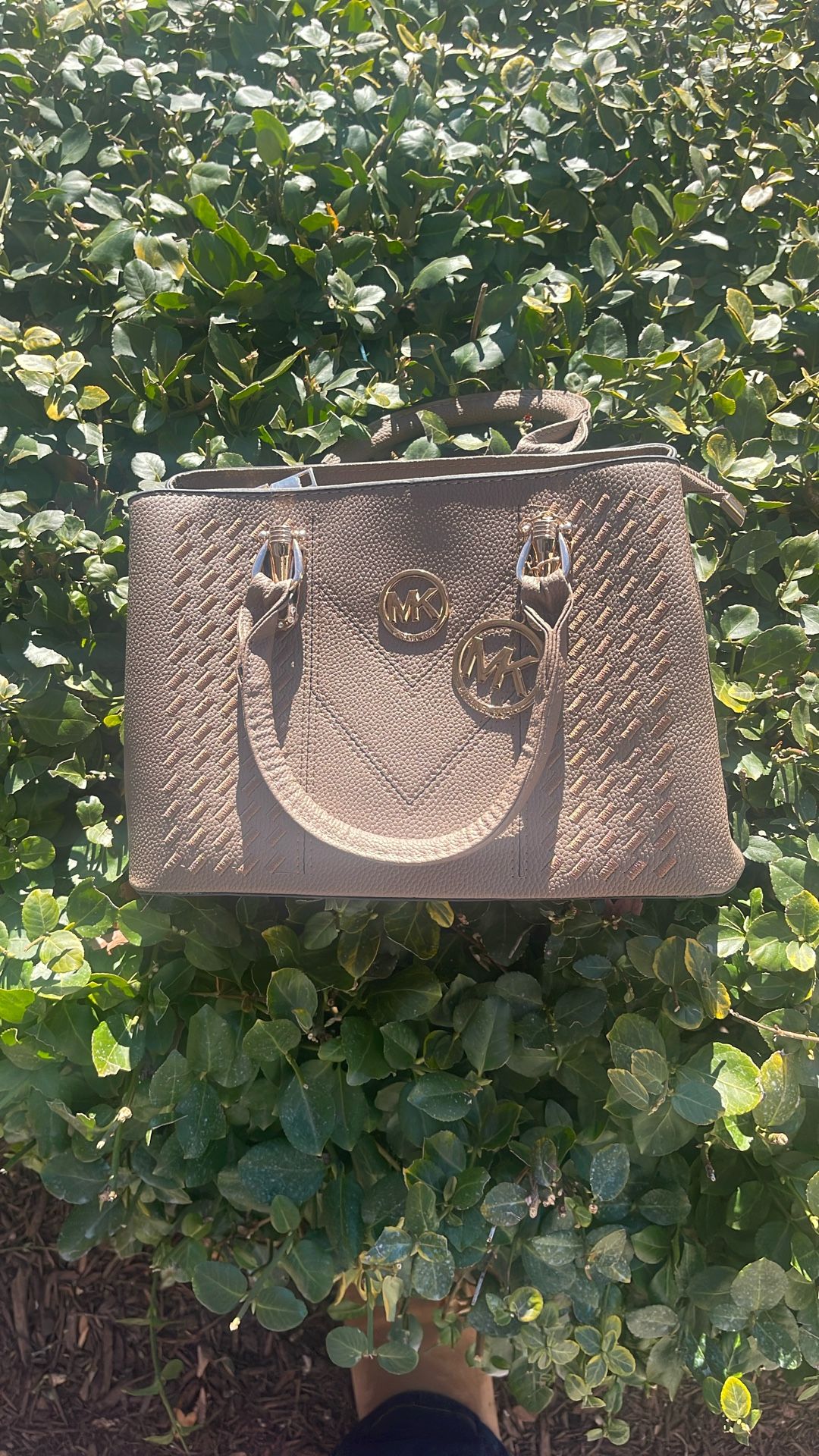 Stylish Micheal Kris Tote Perfect For For Everyday Use Or Work