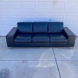 Black leather sofa/couch. Modern, Natuzzi leather