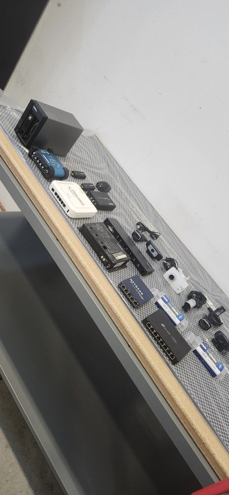 Whole lot of computer parts $500 For All Check pictures