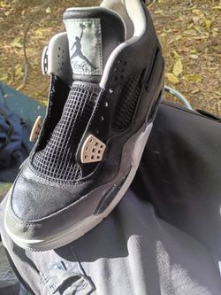 Air Jordan 4 Retro Black Sneakers