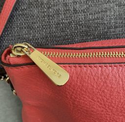 7 Michael Kors Messenger And Crossbody Bags That Are A Must-Have · ChicMags