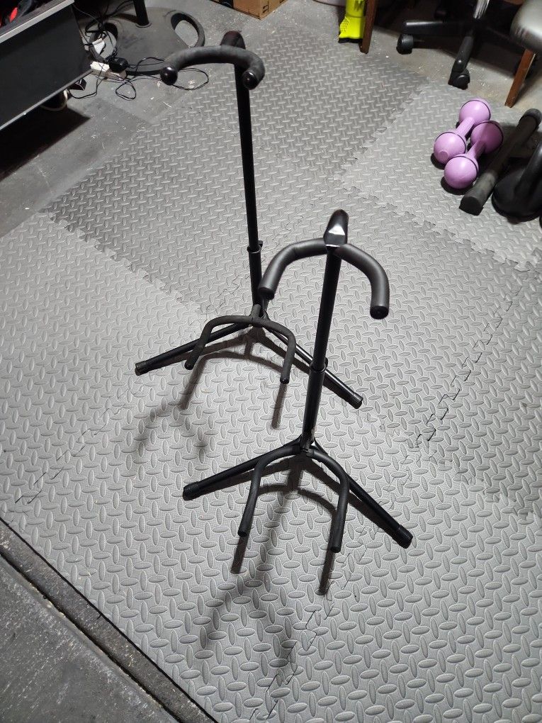 2-Guitar Stands