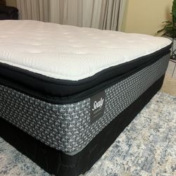 Sealy queen mattress and boxspring it’s good condition, it’s clean