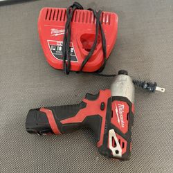 M12 Impact 1batt/ Charger 