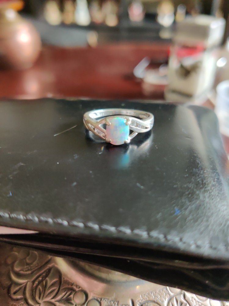 Ladies Vintage Opal Ring