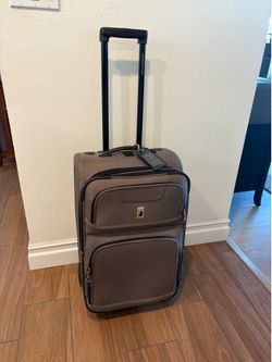 Luggage -  London Fog- 26” Height