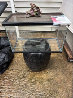 Reptile tank w/cover