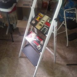 Heavy Duty Gorilla 3 Step Ladder