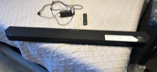 Samsung Q 60B soundbar and Reomte